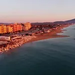Fronte Mare Con Giardino Lejlighed *