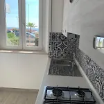 公寓 Fronte Mare Con Giardino 雷卡纳蒂港